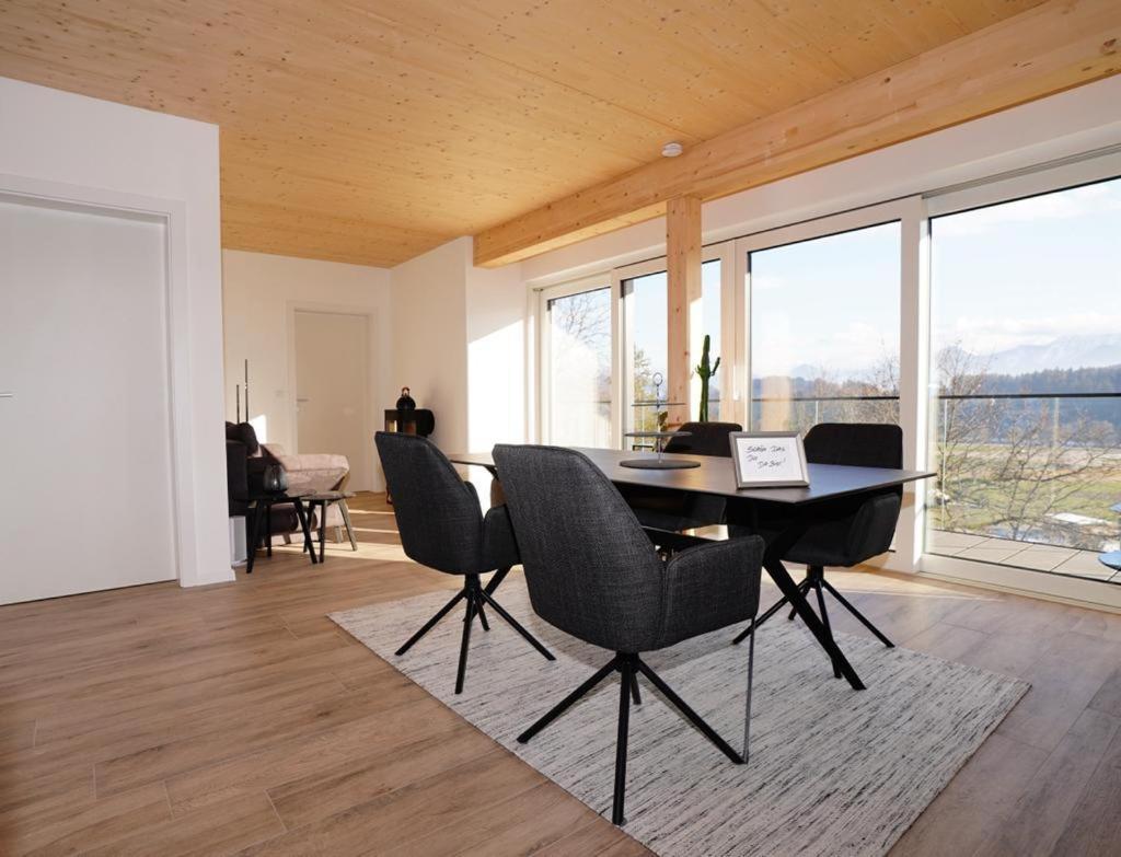 Modernes Ferienhaus Mit Panoramablick Rosegg Bagian luar foto