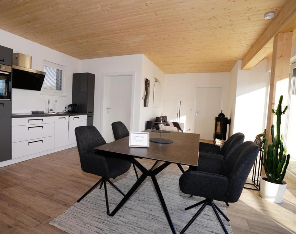 Modernes Ferienhaus Mit Panoramablick Rosegg Bagian luar foto