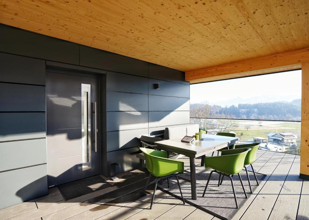 Modernes Ferienhaus Mit Panoramablick Rosegg Bagian luar foto