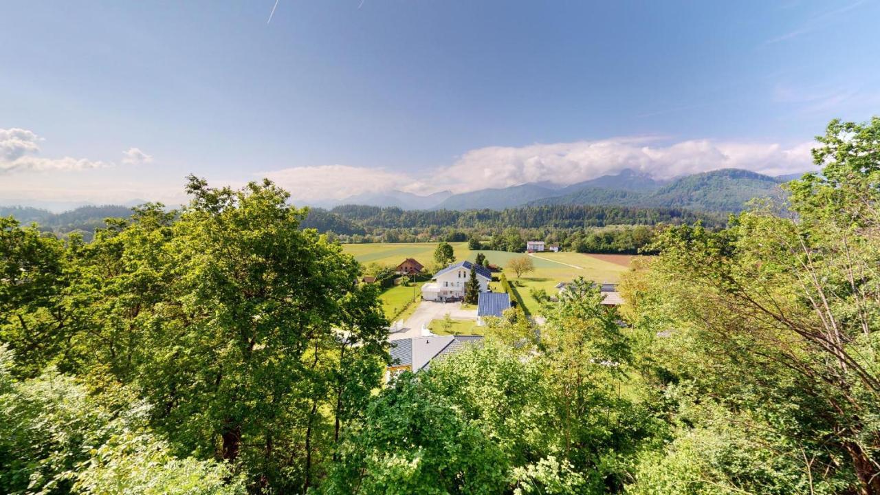Modernes Ferienhaus Mit Panoramablick Rosegg Bagian luar foto